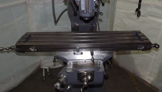 X=24", Y=12", Z=16" BRIDGEPORT ... VERTICAL MILL (8 Speed)